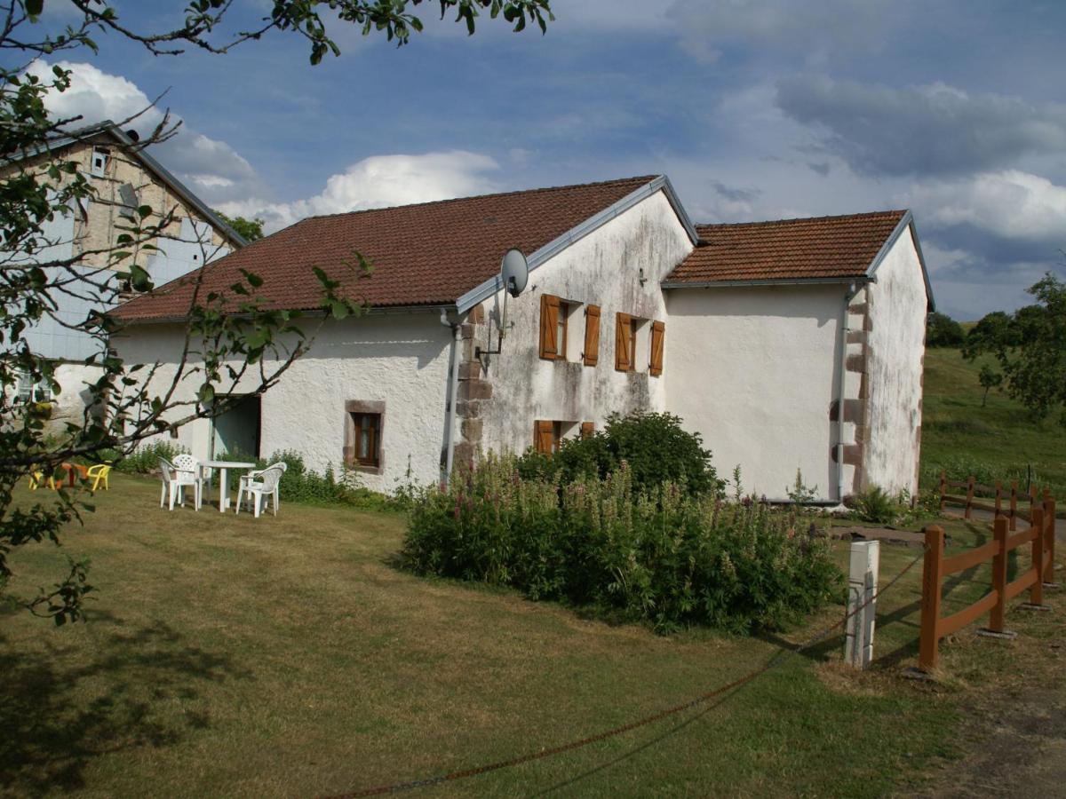 Spacious Holiday Home Near The Forest Esmoulieres 外观 照片