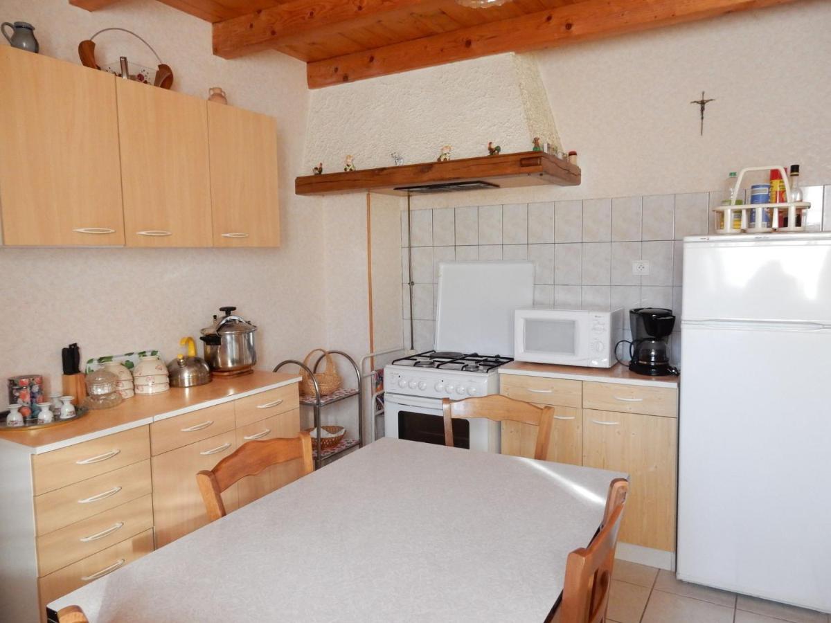 Spacious Holiday Home Near The Forest Esmoulieres 客房 照片